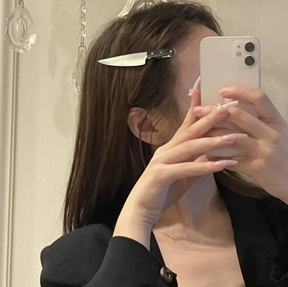 2 Butcher Knife Hairclips - Picture 8 of 16